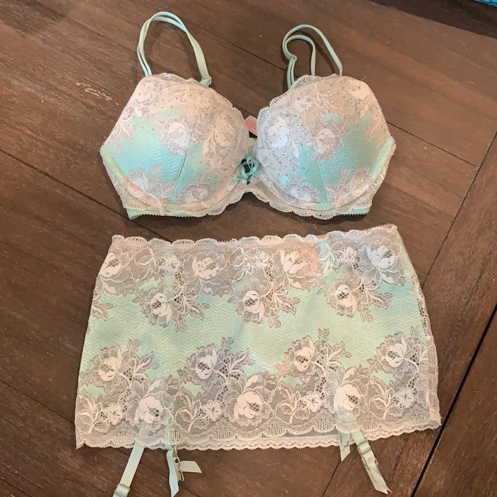 Very sexy push up special addition garter set